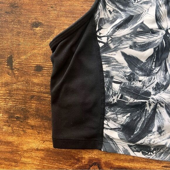 Betsey Johnson Performance Black & White Floral High Neck Sports Bra - Picture 3 of 8